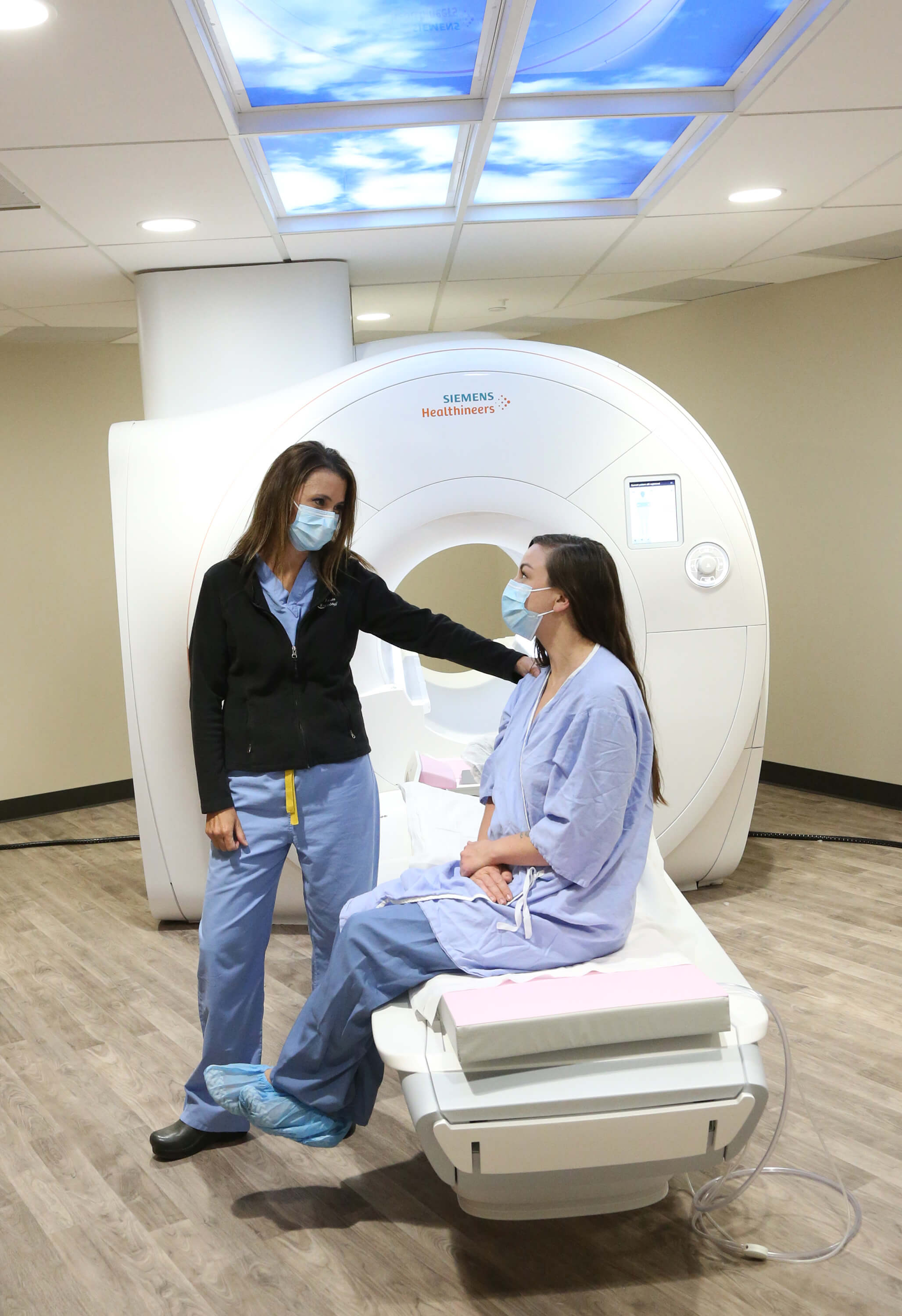 nurse-reassuring-patient-after-MRI